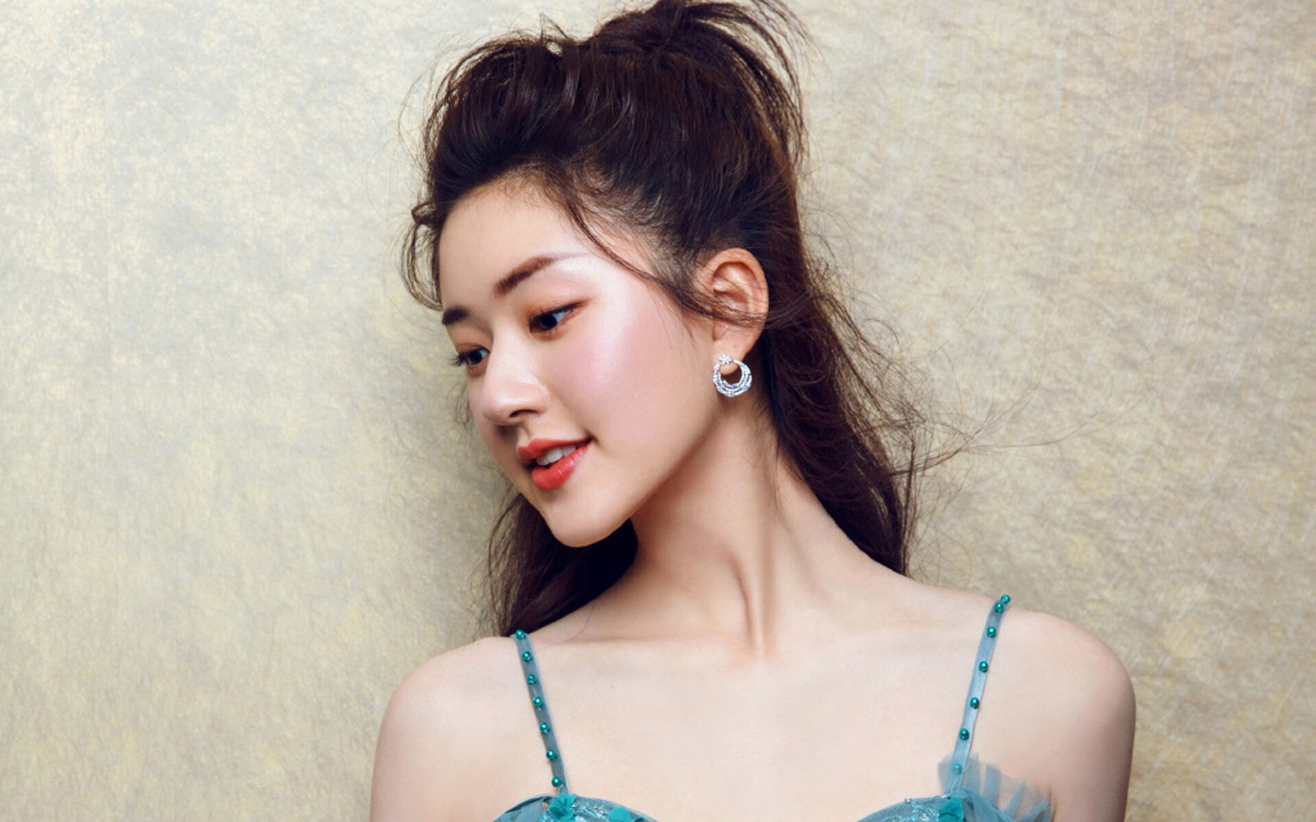 九游(jiuyou)官方网站-陈芋汐展现中国跳水实力新高度，跳水冠军陈芋汐训练视频